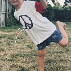 Goumi kids bamboo blend peace oversized red white and blue tshirt 4-5T